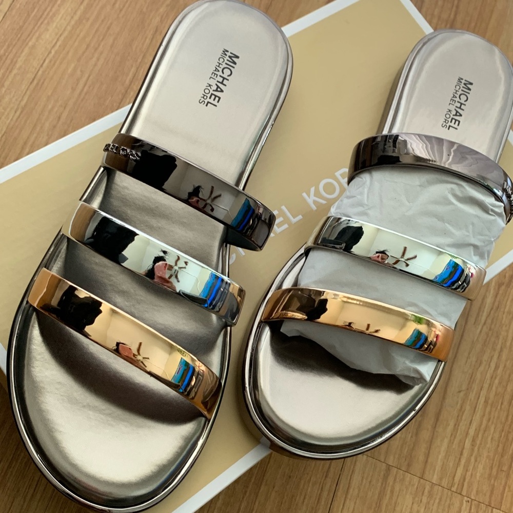 Brand new! Never worn size 8 summer slides.